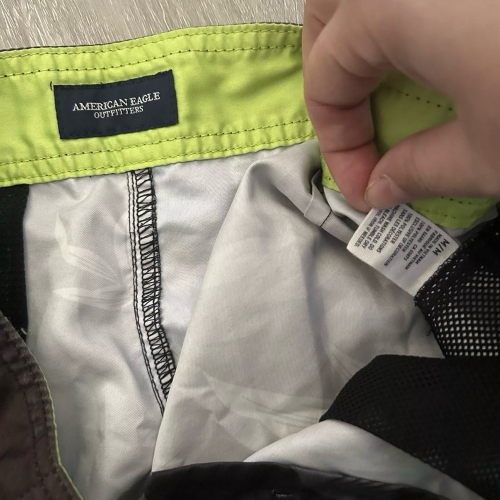 Men’s American Eagle Floral Swim Trunks Size Medium - Picture 3 of 3